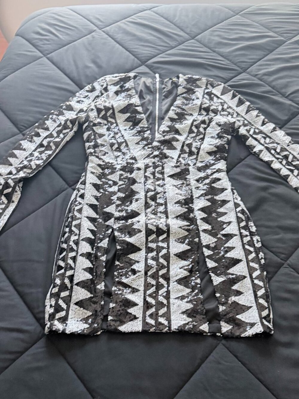 J.ou.R Split Sequin Chevron Plunging Mini Dress Black Silver - Size L ✨